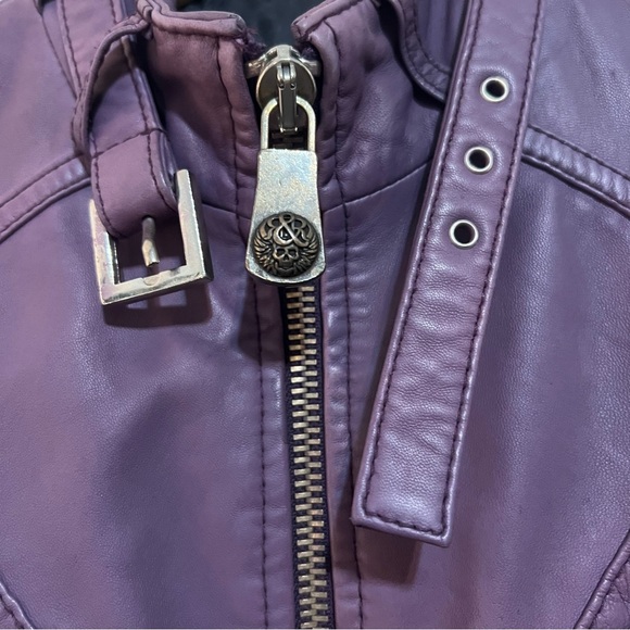 ❌❌SOLD❌❌Rock & Republic Cropped Purple Leather Studded Bomber Jacket, Size small - Picture 6 of 16